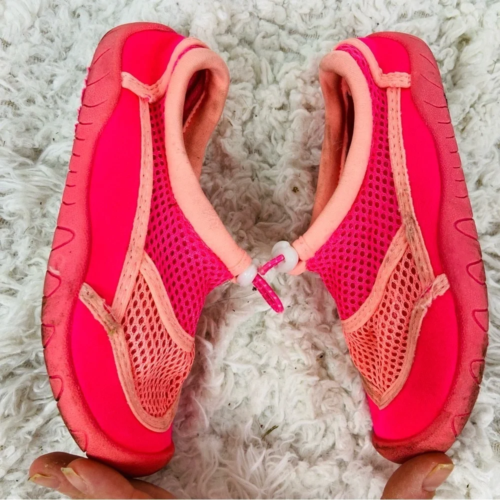 WONDER NATION Kids hot Pink Mesh Water Shoes size 11 / 12